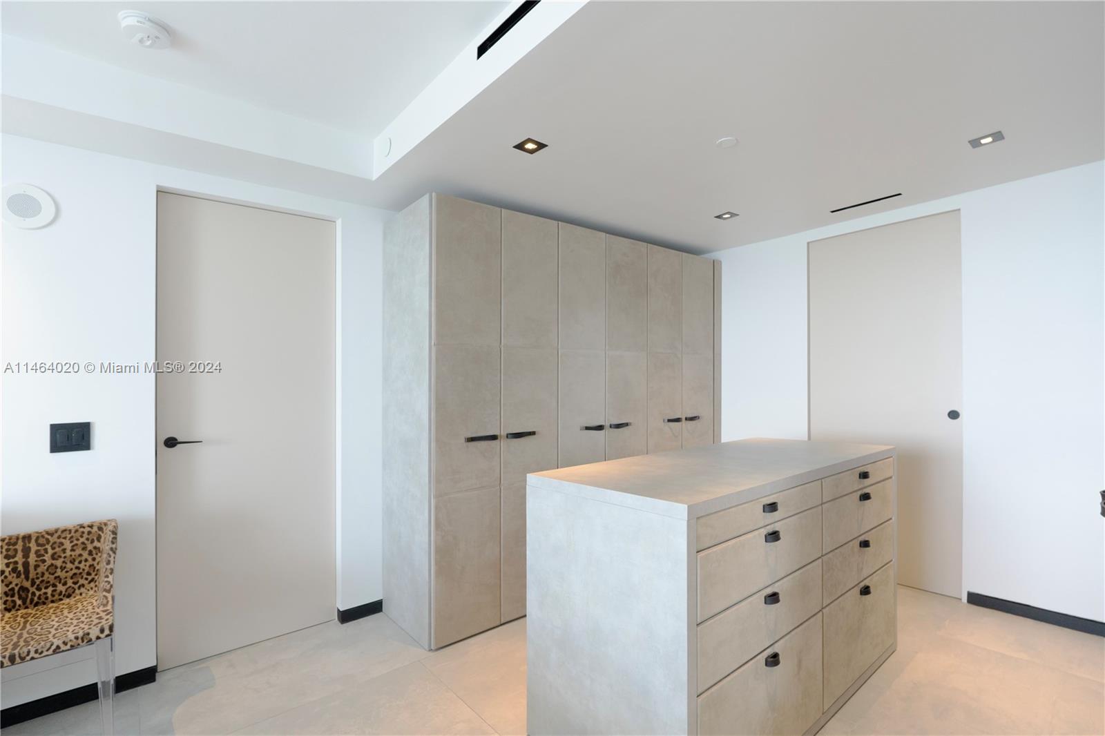 Walk in closet