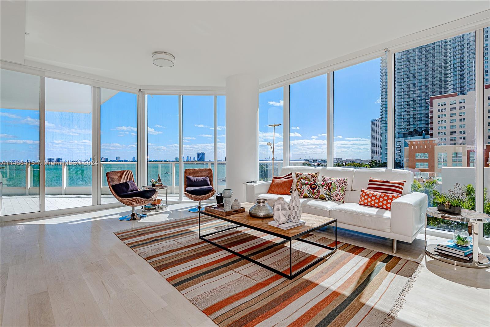 Beautiful 3 bedroom/3.5 bathroom unit with the best view that Biscayne Bay, 3 balconies, two direct elevators opening directly into the unit, solid wood floors and top of the line appliances. Amenities include: gym, spa, concierge, 2 pools with towel service and much more. Condo can be rented furnished or unfurnished.