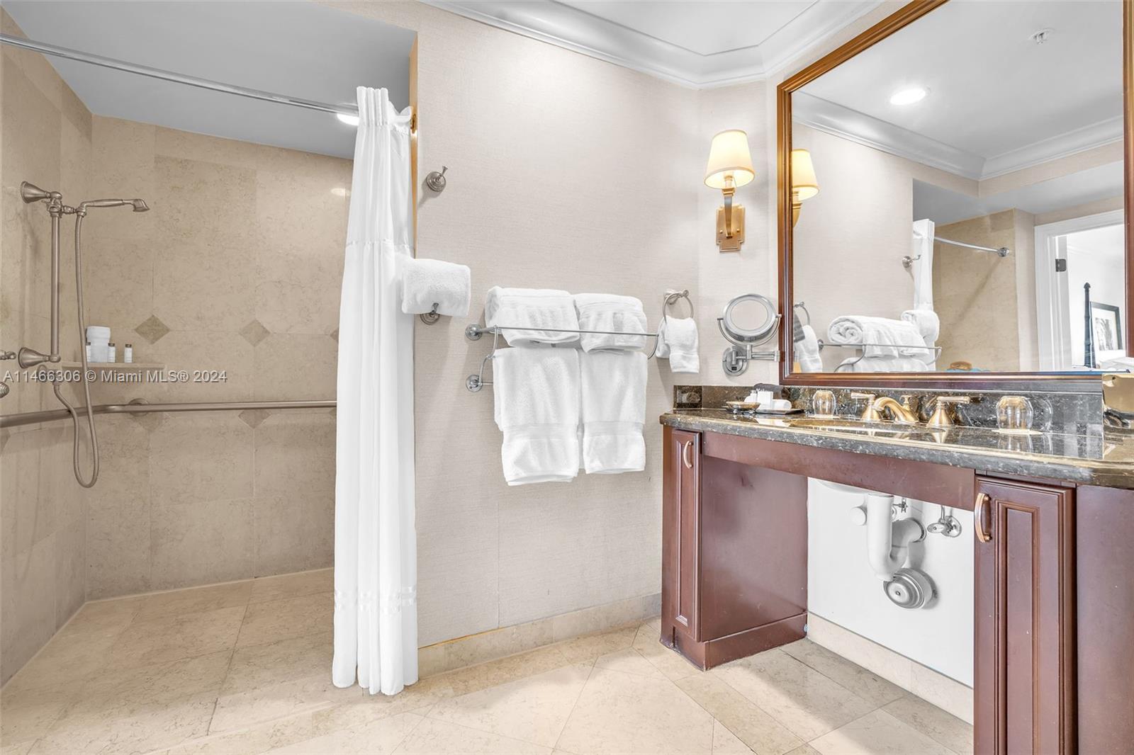 601 Ft Lauderdale Beach Blvd, Fort Lauderdale, FL, 33304 United States, 1 Bedroom Bedrooms, ,1 BathroomBathrooms,Residential,For Sale,Ft Lauderdale Beach Blvd,A11466306