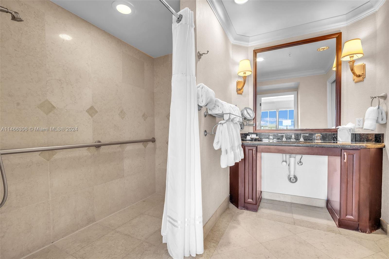 601 Ft Lauderdale Beach Blvd, Fort Lauderdale, FL, 33304 United States, 1 Bedroom Bedrooms, ,1 BathroomBathrooms,Residential,For Sale,Ft Lauderdale Beach Blvd,A11466306