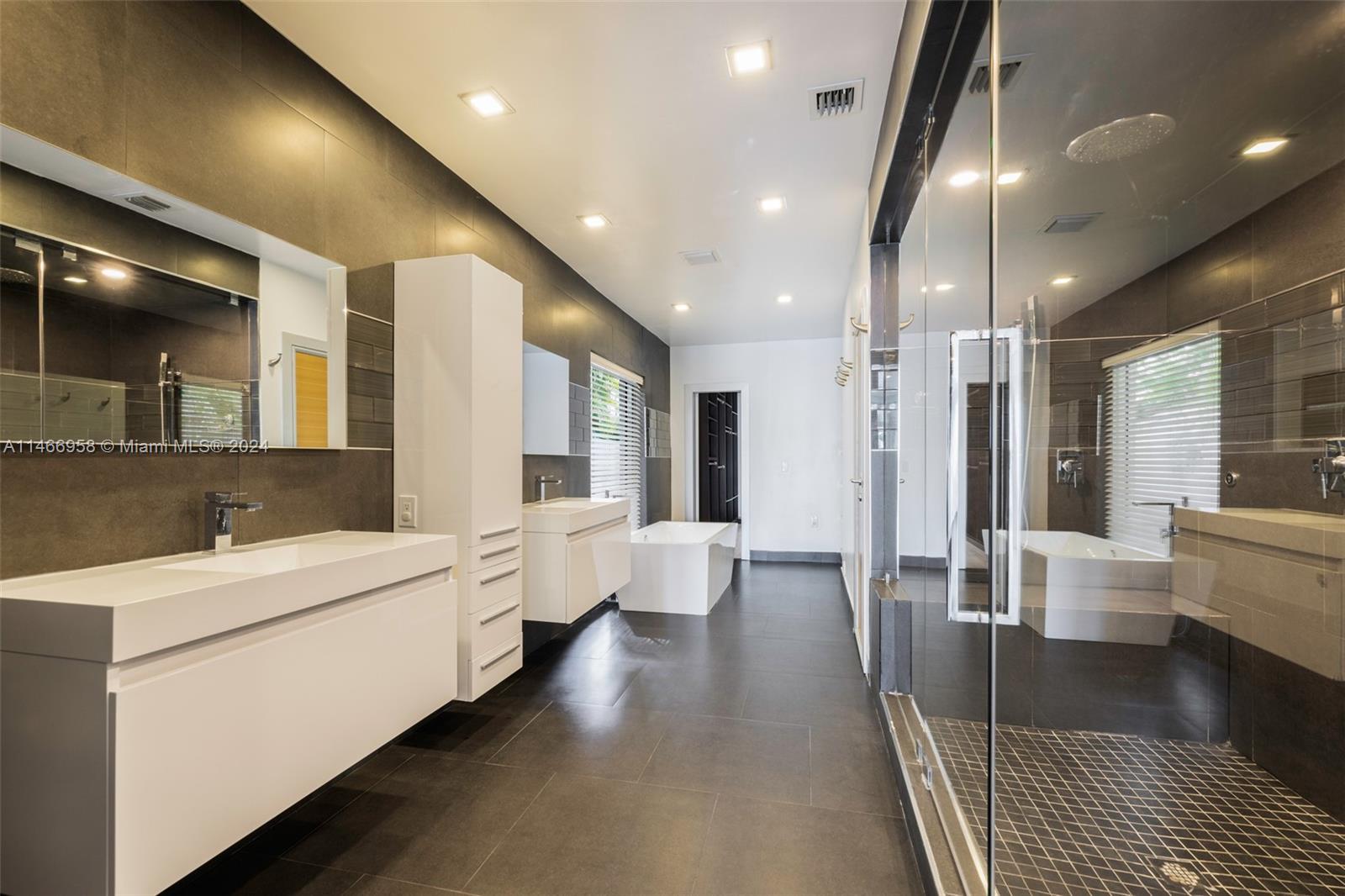 277 Coconut Ln, Miami Beach, FL, 33139 United States, 5 Bedrooms Bedrooms, ,5 BathroomsBathrooms,Residential,For Sale,Coconut Ln,A11466958