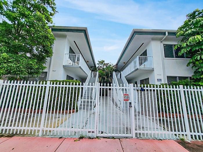 7945  Carlyle Ave #7 For Sale A11466886, FL