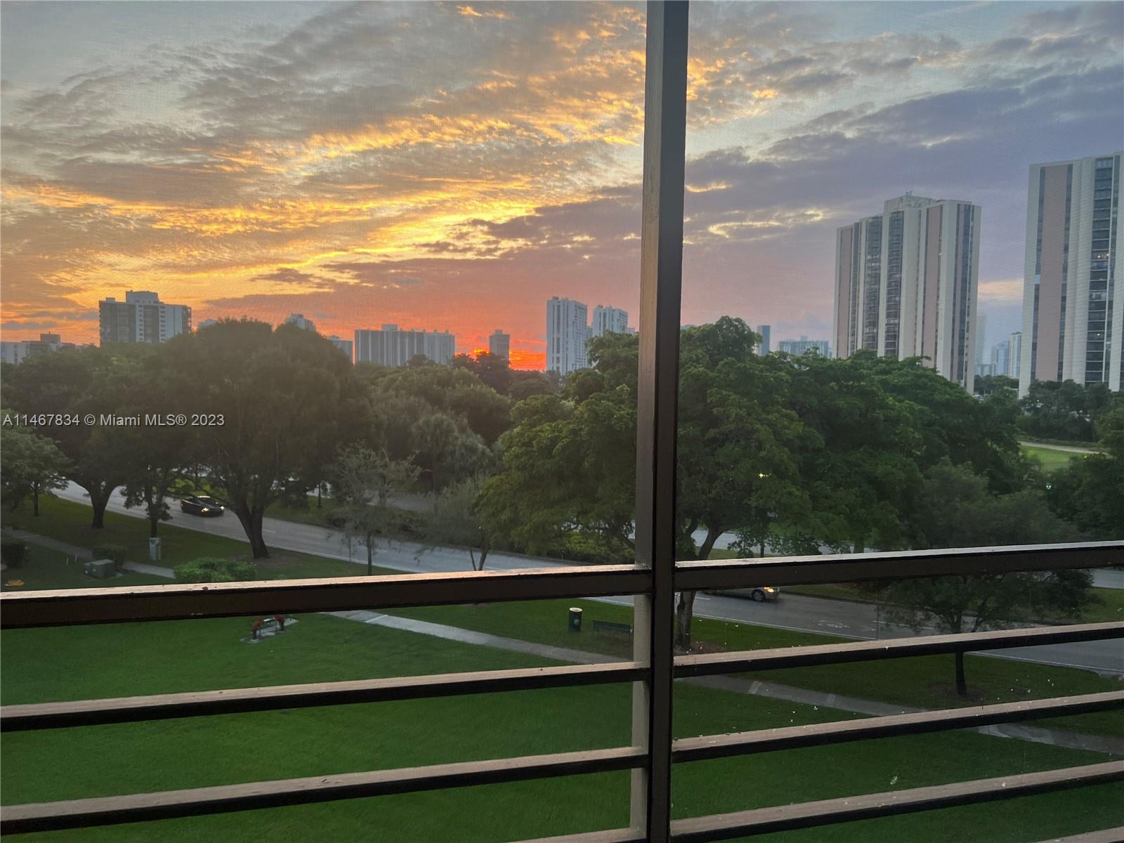 20400 W Country Club Dr 509, Aventura, Florida 33180, 1 Bedroom Bedrooms, ,1 BathroomBathrooms,Residential,For Sale,20400 W Country Club Dr 509,A11467834