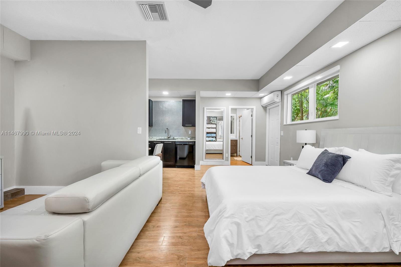 2500 NE 199th St, Miami, Florida 33180, 6 Bedrooms Bedrooms, ,7 BathroomsBathrooms,Residentiallease,For Rent,2500 NE 199th St,A11467990