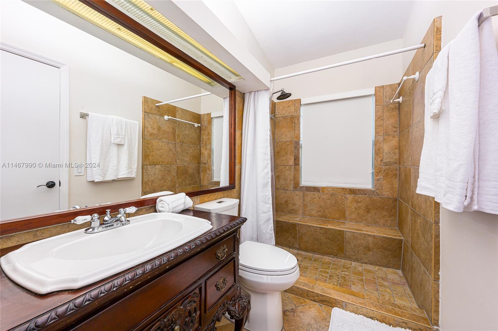 2500 NE 199th St, Miami, Florida 33180, 6 Bedrooms Bedrooms, ,7 BathroomsBathrooms,Residentiallease,For Rent,2500 NE 199th St,A11467990