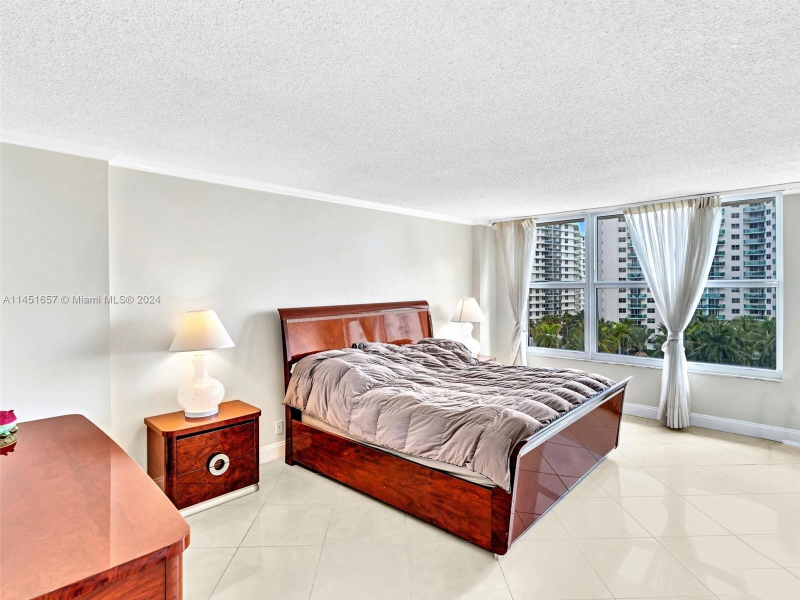 3800 Ocean Dr, Hollywood, FL, 33019 United States, 2 Bedrooms Bedrooms, ,2 BathroomsBathrooms,Residential,For Sale,Ocean Dr,A11451657