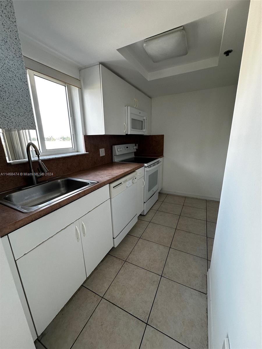 2475 NW 16th Street Rd 415, Miami, Florida 33125, 2 Bedrooms Bedrooms, ,2 BathroomsBathrooms,Residential,For Sale,2475 NW 16th Street Rd 415,A11468474