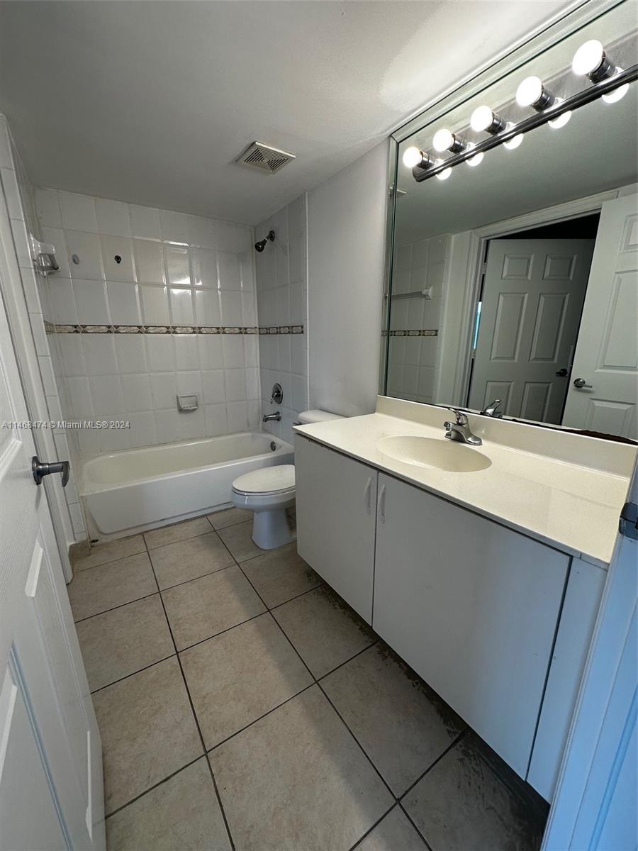 2475 NW 16th Street Rd 415, Miami, Florida 33125, 2 Bedrooms Bedrooms, ,2 BathroomsBathrooms,Residential,For Sale,2475 NW 16th Street Rd 415,A11468474