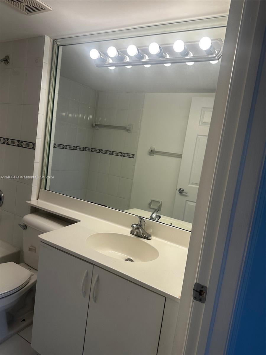 2475 NW 16th Street Rd 415, Miami, Florida 33125, 2 Bedrooms Bedrooms, ,2 BathroomsBathrooms,Residential,For Sale,2475 NW 16th Street Rd 415,A11468474