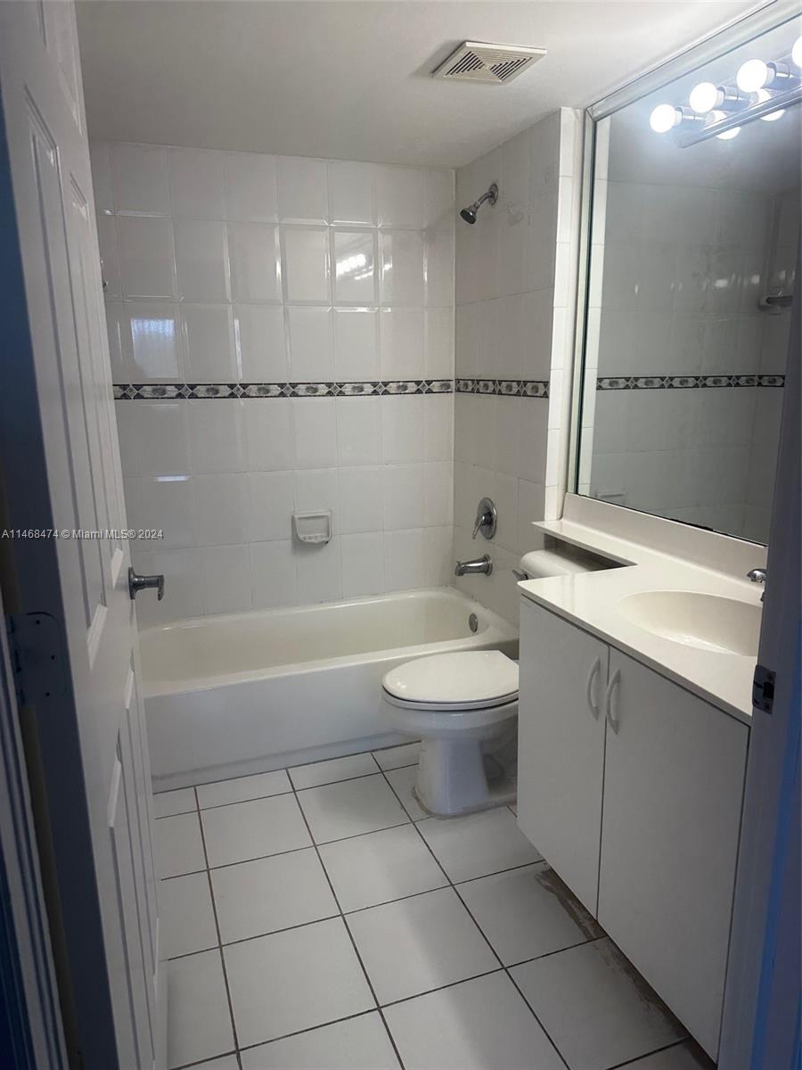 2475 NW 16th Street Rd 415, Miami, Florida 33125, 2 Bedrooms Bedrooms, ,2 BathroomsBathrooms,Residential,For Sale,2475 NW 16th Street Rd 415,A11468474