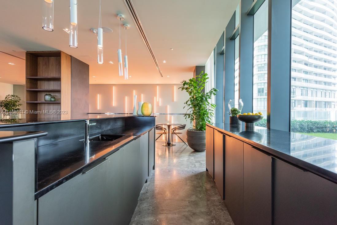 18 Lounge, Residents Bar (2) - Gran Paraiso Tower 650 NE 32nd St #2602 A11109220