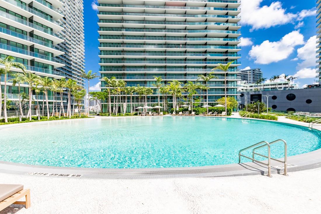 19 Pool (1) 650 NE 32nd St #2602 A11109220
