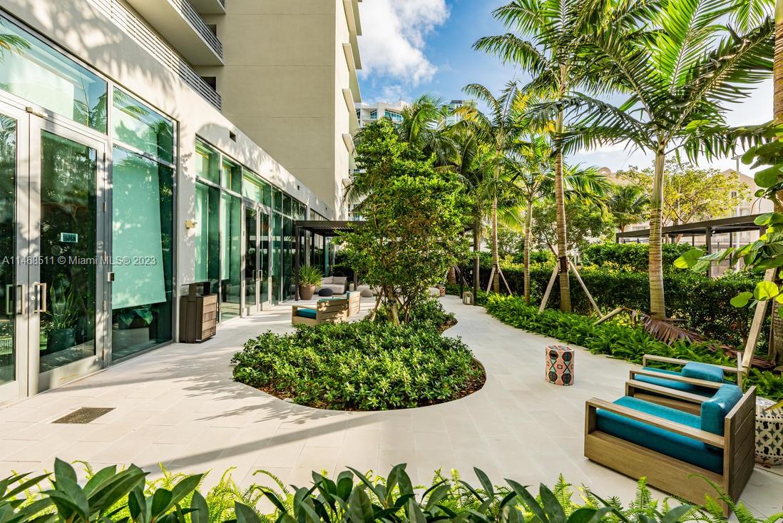 24 Outdoor Entertaining (2) 650 NE 32nd St #2602 A11109220