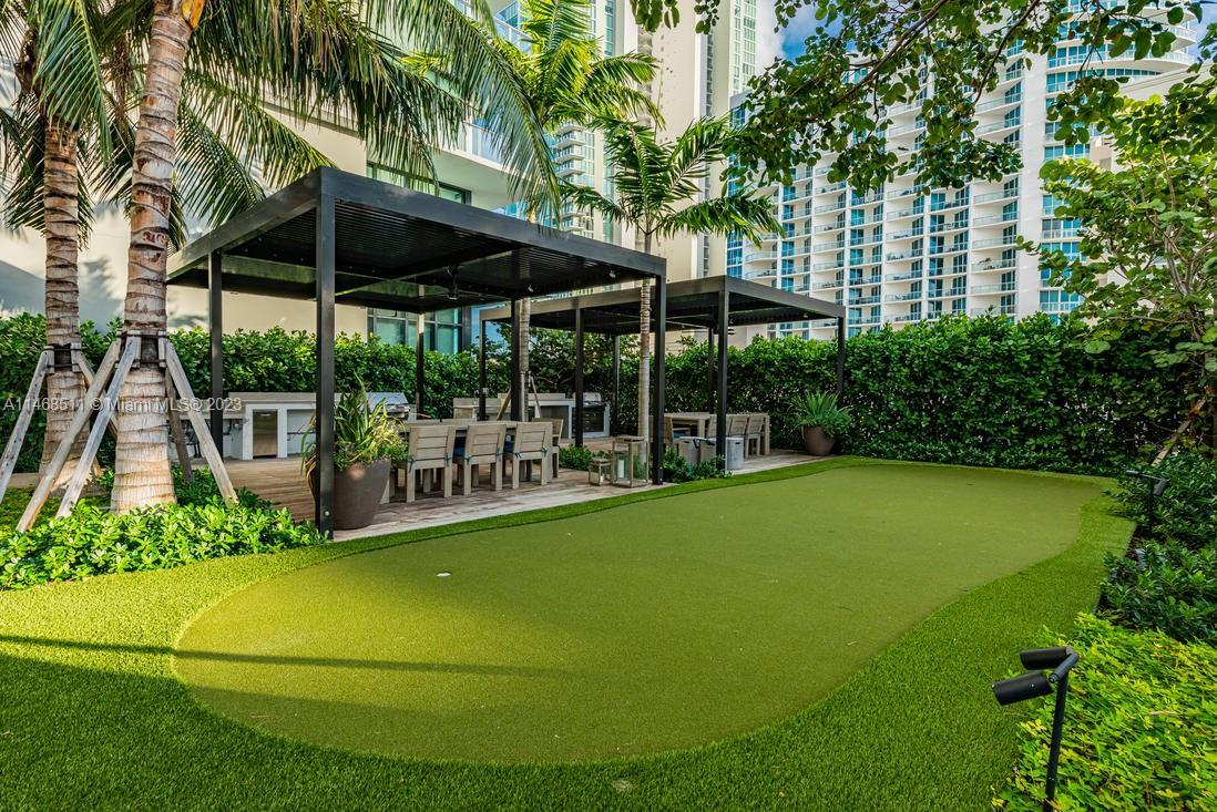 26 Summer Kitchen (2), Mini Putt (1) - Gran Paraiso Tower 650 NE 32nd St #2602 A11109220