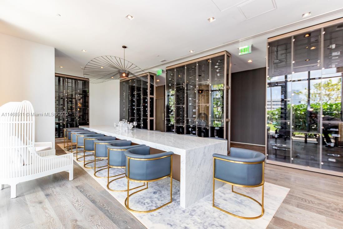 34 Wine Cellar (1) 650 NE 32nd St #2602 A11109220