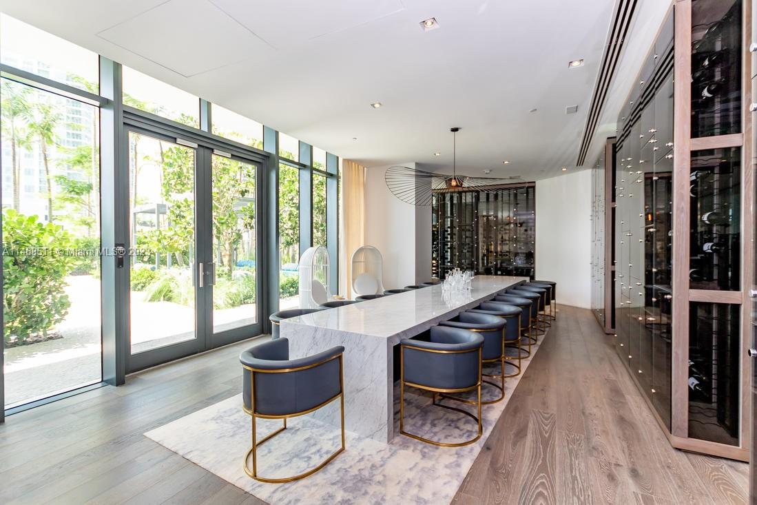 35 Wine Cellar (2) 650 NE 32nd St #2602 A11109220