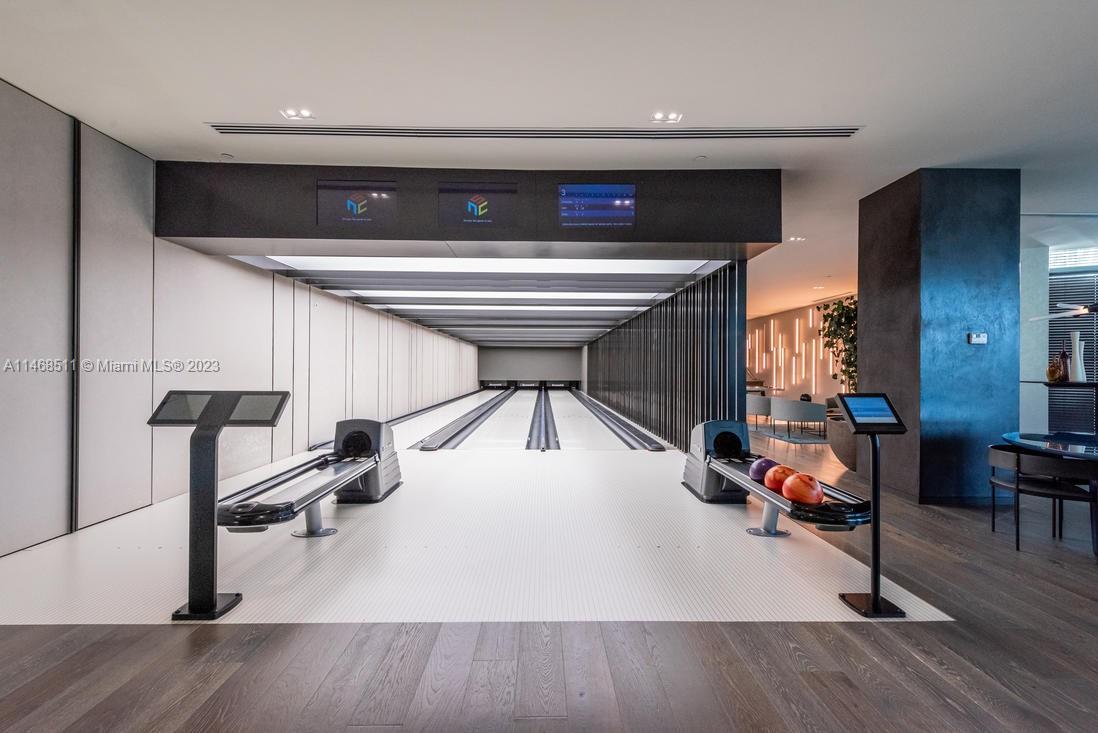 39 Game Room - Bowling (2) - Gran Paraiso Tower  650 NE 32nd St #2602 A11109220