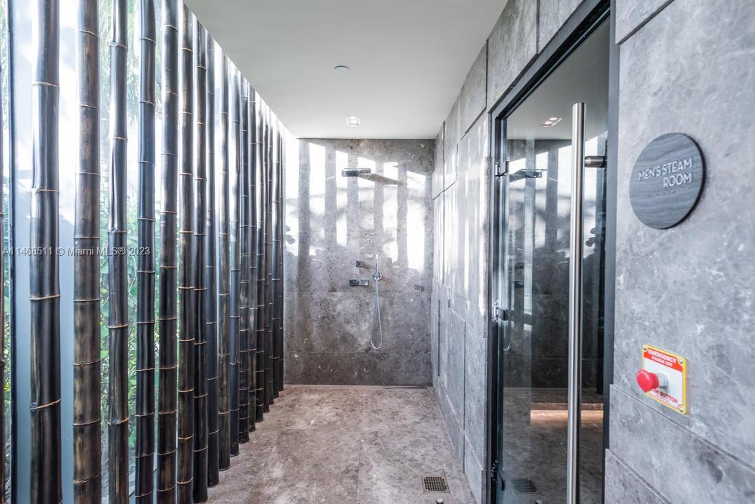 48 Men’s Steam Room - Gran Paraiso Tower  650 NE 32nd St #2602 A11109220