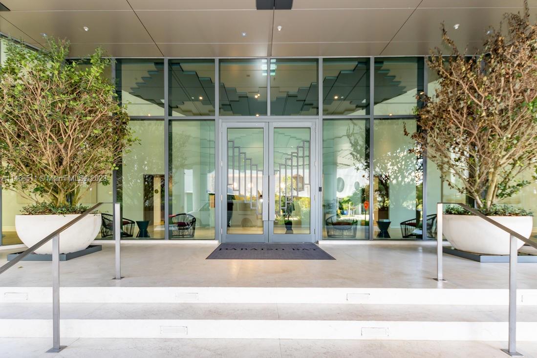 51 Entrance (2) 650 NE 32nd St #2602 A11109220
