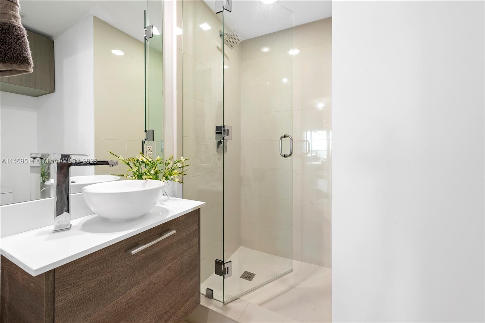 06 Bathroom Three 650 NE 32nd St #2602 A11109220