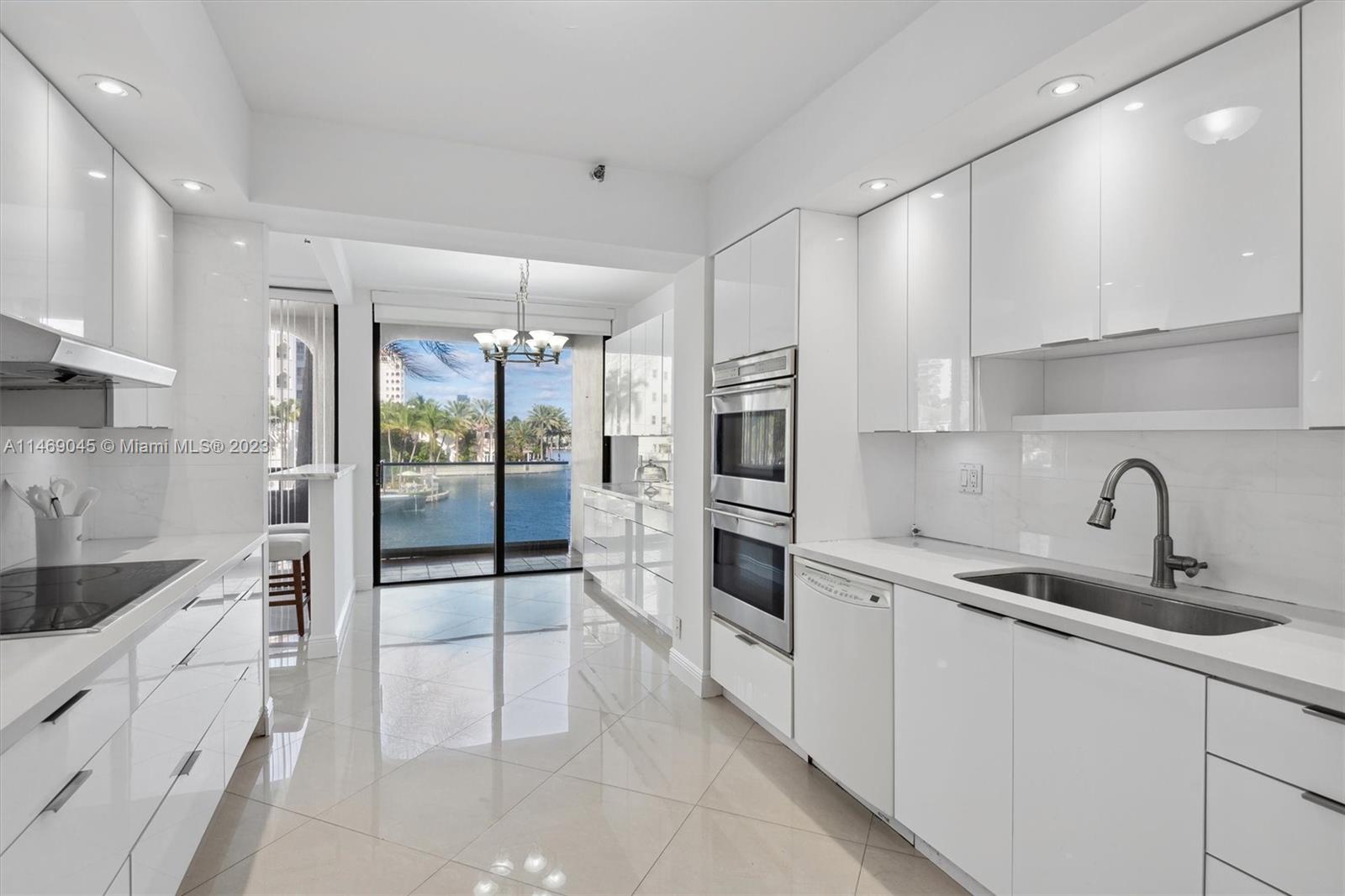 19707 Turnberry Way, Aventura, FL, 33180 United States, 2 Bedrooms Bedrooms, ,2 BathroomsBathrooms,Residential,For Sale,Turnberry Way,A11469045