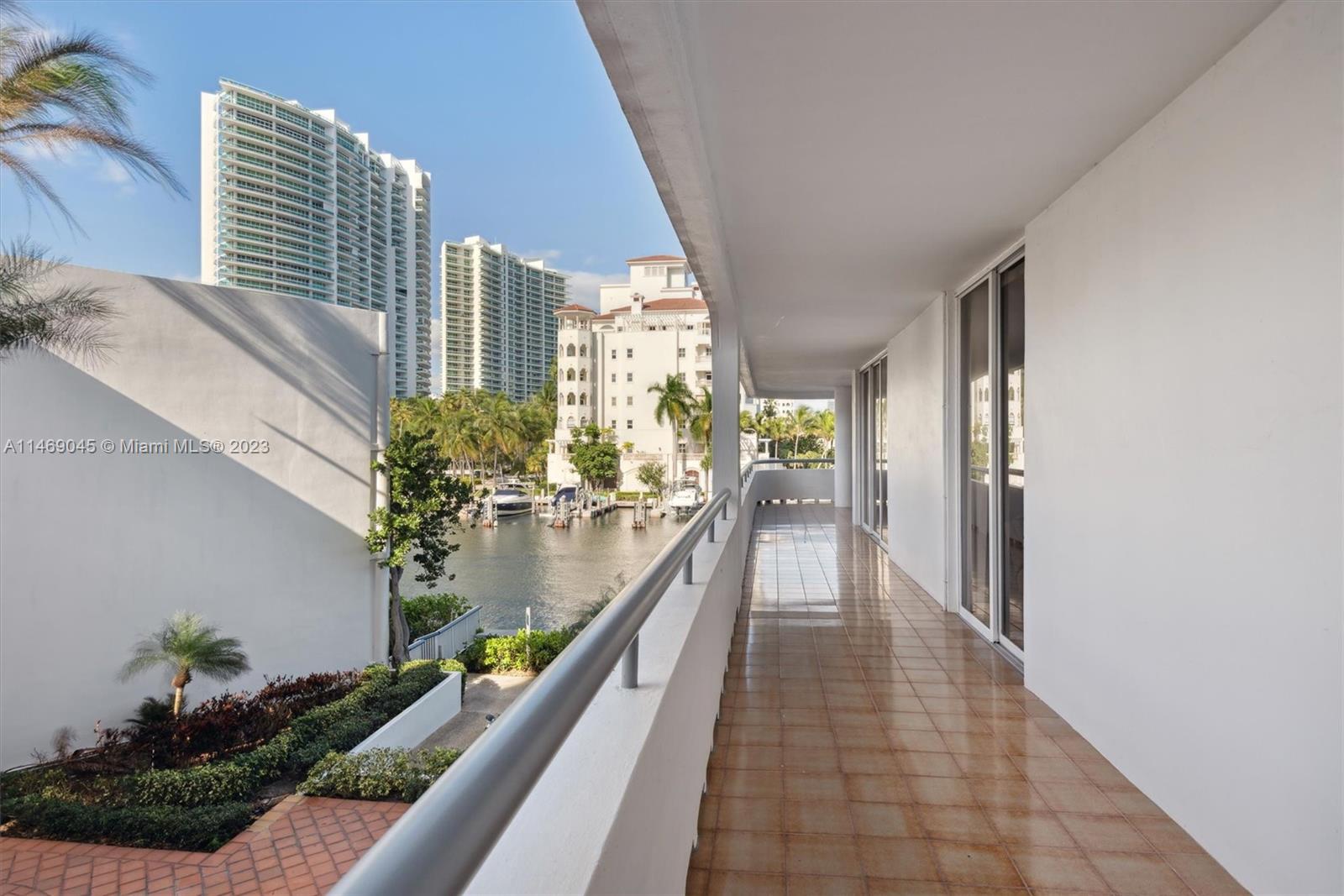19707 Turnberry Way, Aventura, FL, 33180 United States, 2 Bedrooms Bedrooms, ,2 BathroomsBathrooms,Residential,For Sale,Turnberry Way,A11469045
