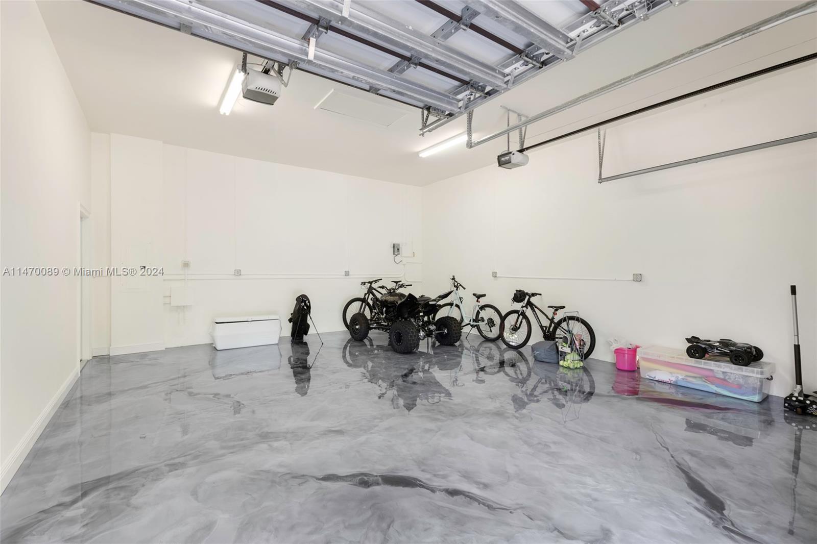 8860 112th St, Miami, FL, 33176 United States, 7 Bedrooms Bedrooms, ,7 BathroomsBathrooms,Residential,For Sale,112th St,A11470089