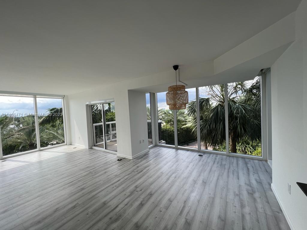 Luminous 2 bedroom - 2 bathroom apartment. Great view of Haulover sandbar. Walking distance to Bal Harbour shops. Building has its own market and cafe, and a full-service fitness center and spa.