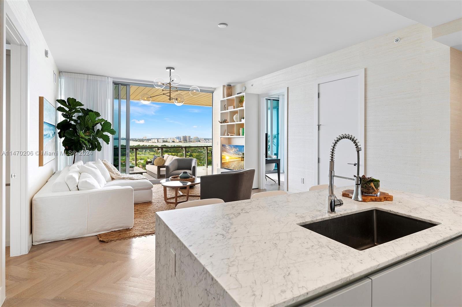 5775 Collins Ave, Miami Beach, FL, 33140 United States, 2 Bedrooms Bedrooms, ,2 BathroomsBathrooms,Residential,For Sale,Collins Ave,A11470206