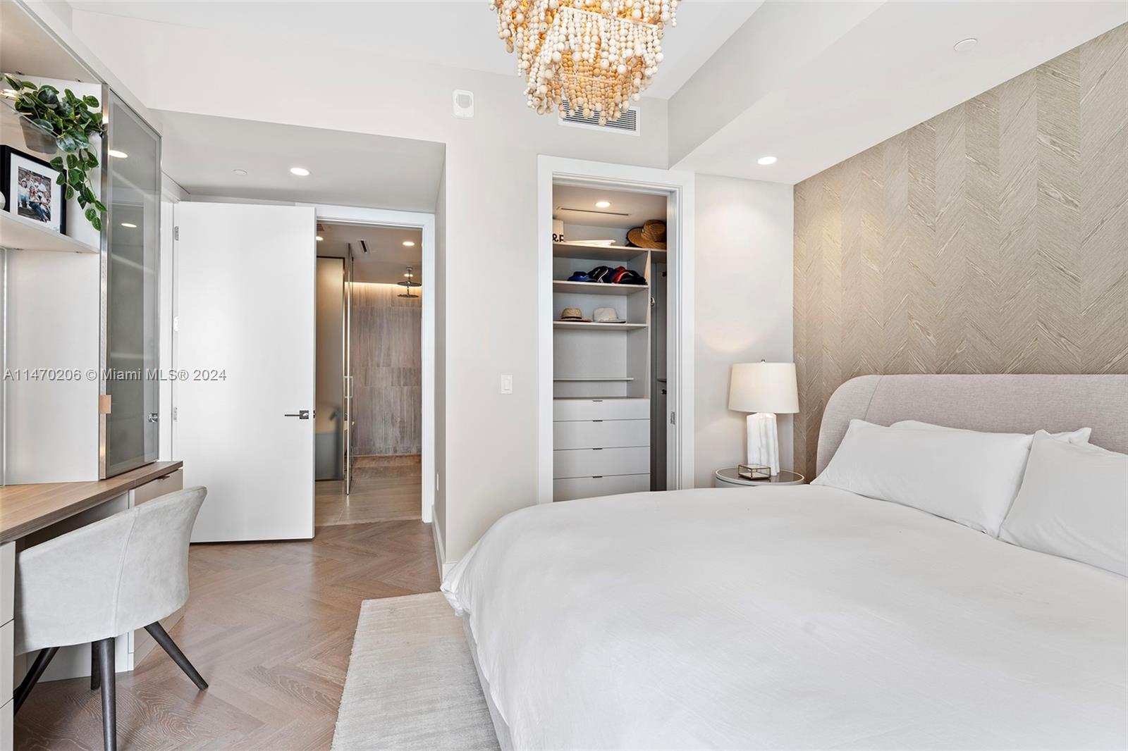 5775 Collins Ave, Miami Beach, FL, 33140 United States, 2 Bedrooms Bedrooms, ,2 BathroomsBathrooms,Residential,For Sale,Collins Ave,A11470206