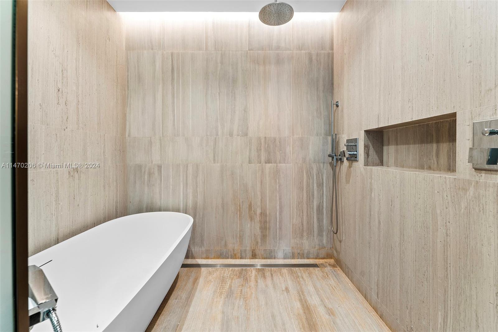 5775 Collins Ave, Miami Beach, FL, 33140 United States, 2 Bedrooms Bedrooms, ,2 BathroomsBathrooms,Residential,For Sale,Collins Ave,A11470206