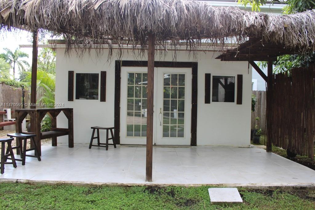 359 NE 32nd Ter, Homestead, Florida 33033, 5 Bedrooms Bedrooms, 8 Rooms Rooms,3 BathroomsBathrooms,Residential,For Sale,359 NE 32nd Ter,A11470595