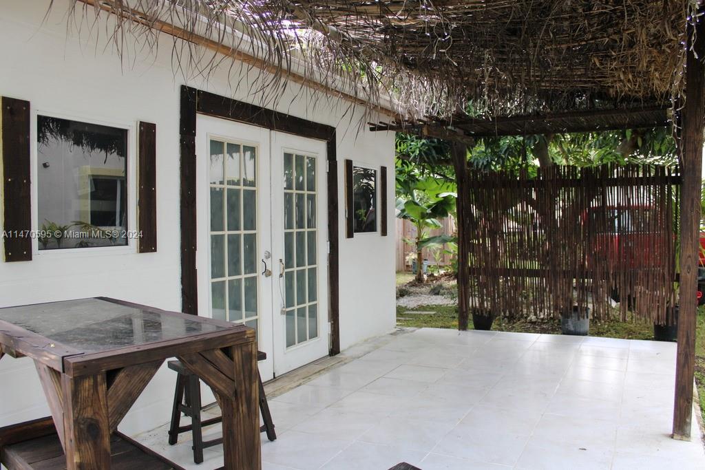 359 NE 32nd Ter, Homestead, Florida 33033, 5 Bedrooms Bedrooms, 8 Rooms Rooms,3 BathroomsBathrooms,Residential,For Sale,359 NE 32nd Ter,A11470595