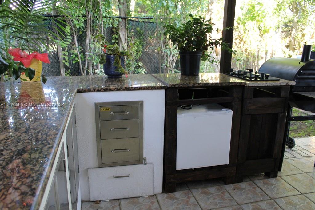 359 NE 32nd Ter, Homestead, Florida 33033, 5 Bedrooms Bedrooms, 8 Rooms Rooms,3 BathroomsBathrooms,Residential,For Sale,359 NE 32nd Ter,A11470595