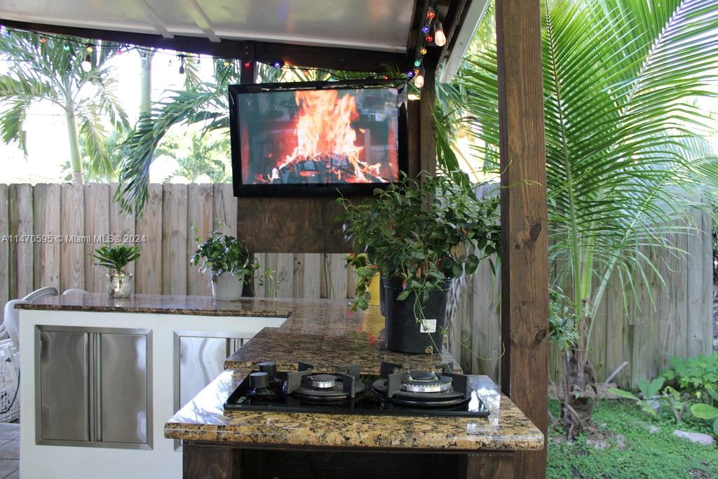 359 NE 32nd Ter, Homestead, Florida 33033, 5 Bedrooms Bedrooms, 8 Rooms Rooms,3 BathroomsBathrooms,Residential,For Sale,359 NE 32nd Ter,A11470595