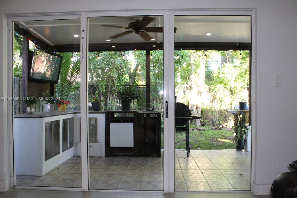 359 NE 32nd Ter, Homestead, Florida 33033, 5 Bedrooms Bedrooms, 8 Rooms Rooms,3 BathroomsBathrooms,Residential,For Sale,359 NE 32nd Ter,A11470595