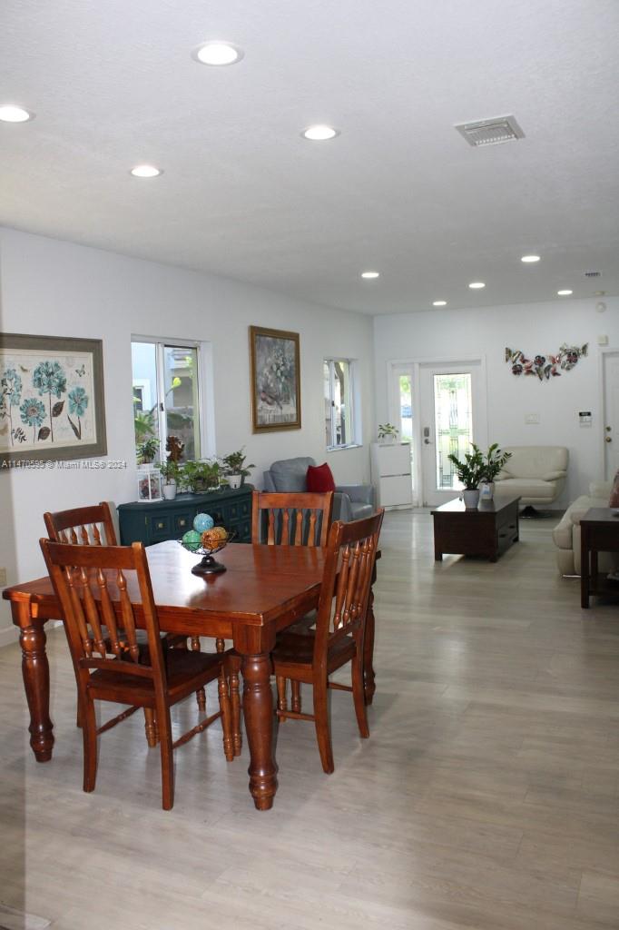 359 NE 32nd Ter, Homestead, Florida 33033, 5 Bedrooms Bedrooms, 8 Rooms Rooms,3 BathroomsBathrooms,Residential,For Sale,359 NE 32nd Ter,A11470595