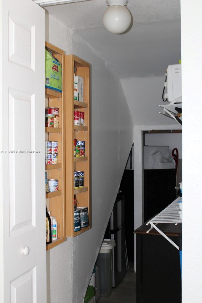 359 NE 32nd Ter, Homestead, Florida 33033, 5 Bedrooms Bedrooms, 8 Rooms Rooms,3 BathroomsBathrooms,Residential,For Sale,359 NE 32nd Ter,A11470595