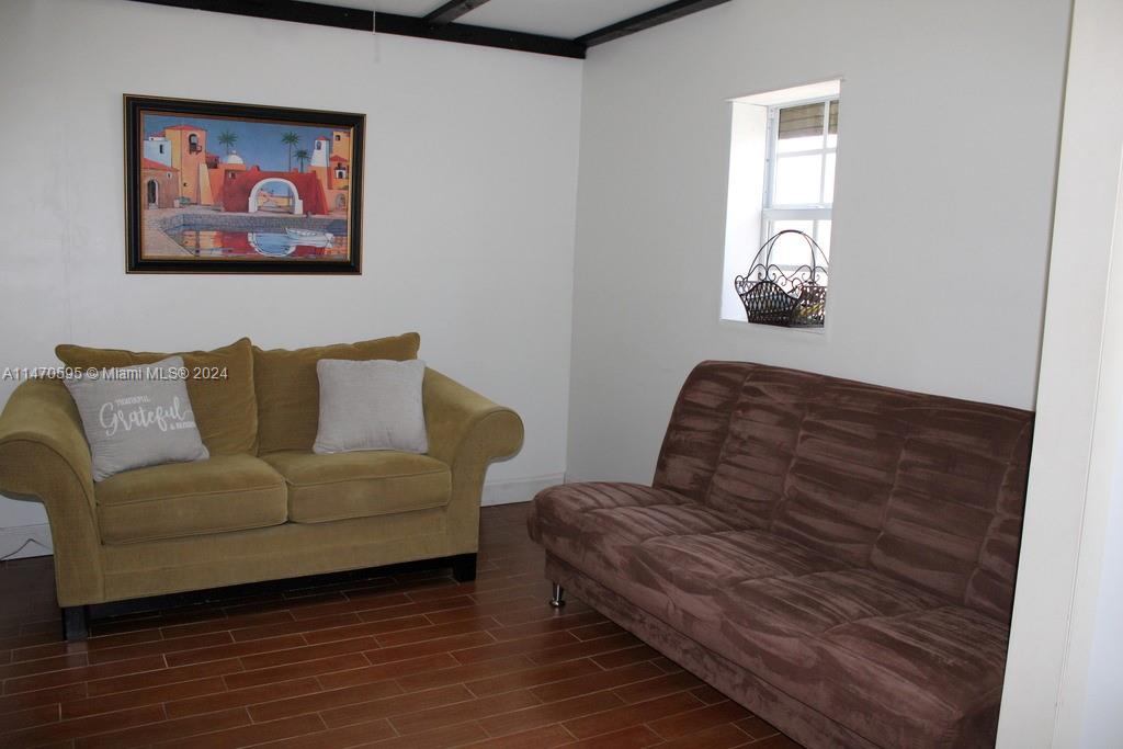 359 NE 32nd Ter, Homestead, Florida 33033, 5 Bedrooms Bedrooms, 8 Rooms Rooms,3 BathroomsBathrooms,Residential,For Sale,359 NE 32nd Ter,A11470595