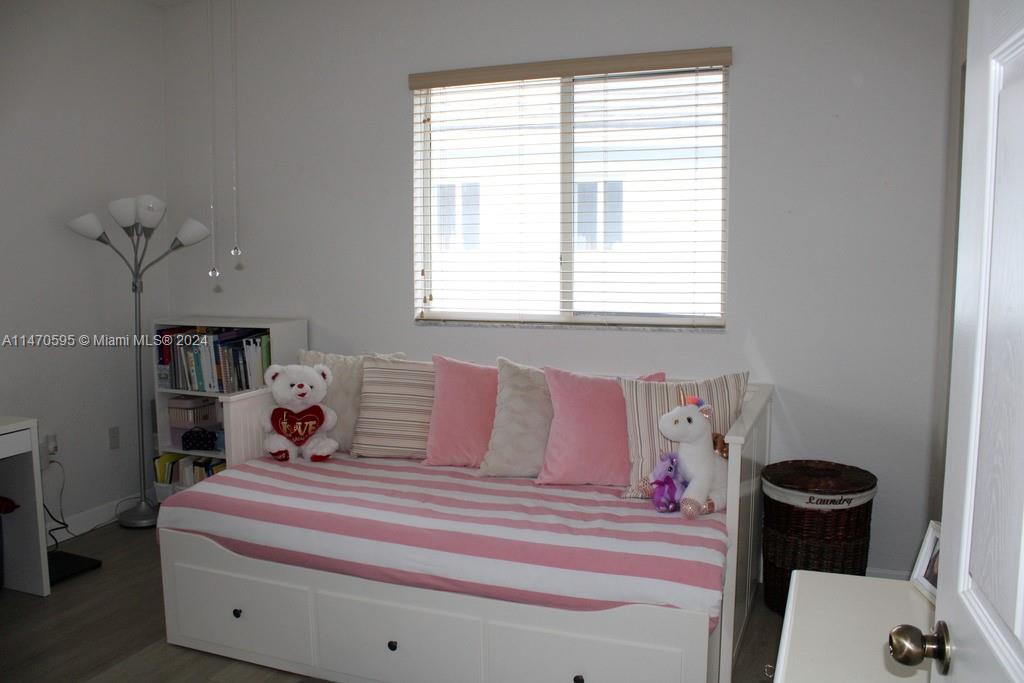 359 NE 32nd Ter, Homestead, Florida 33033, 5 Bedrooms Bedrooms, 8 Rooms Rooms,3 BathroomsBathrooms,Residential,For Sale,359 NE 32nd Ter,A11470595