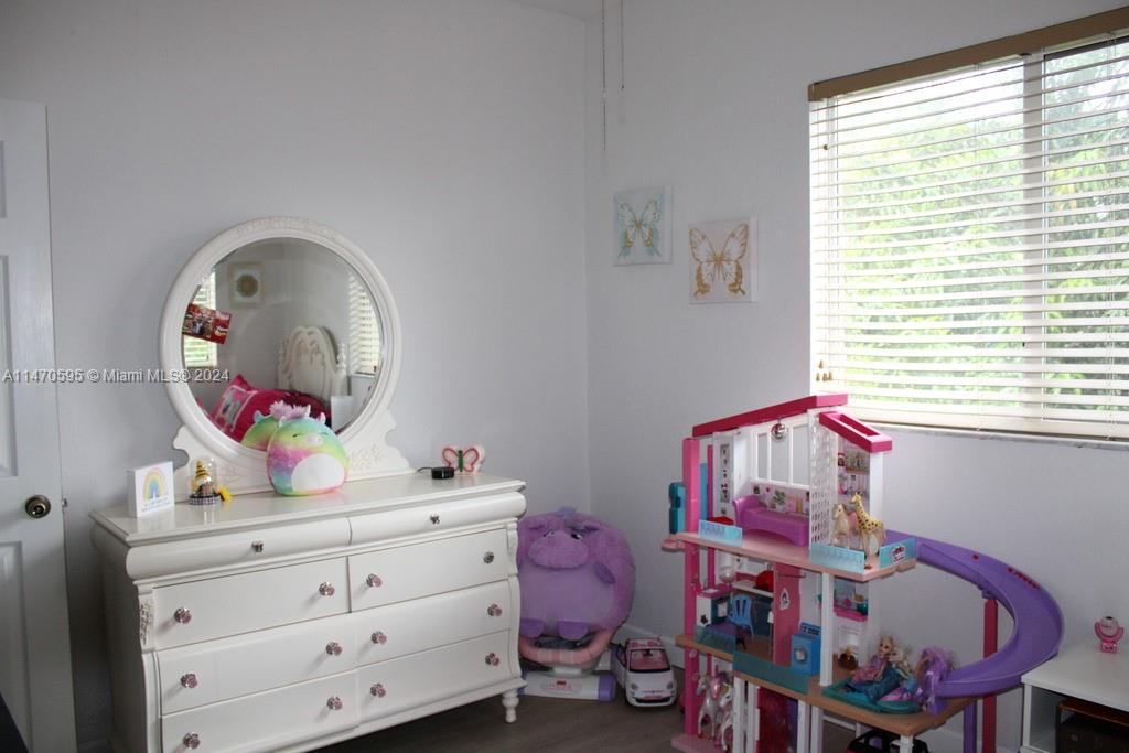 359 NE 32nd Ter, Homestead, Florida 33033, 5 Bedrooms Bedrooms, 8 Rooms Rooms,3 BathroomsBathrooms,Residential,For Sale,359 NE 32nd Ter,A11470595