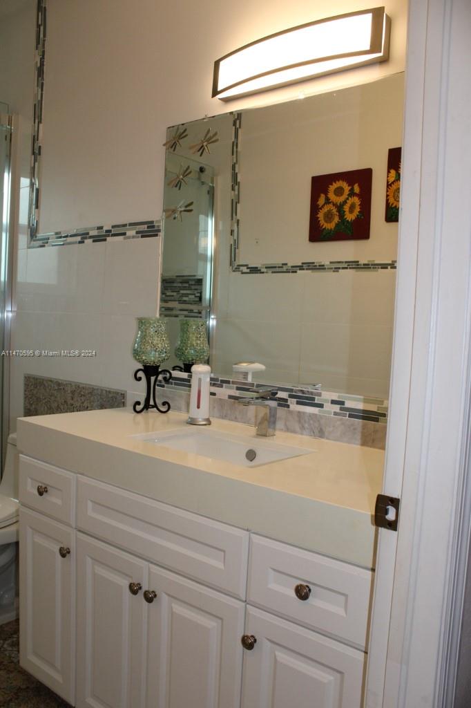 359 NE 32nd Ter, Homestead, Florida 33033, 5 Bedrooms Bedrooms, 8 Rooms Rooms,3 BathroomsBathrooms,Residential,For Sale,359 NE 32nd Ter,A11470595