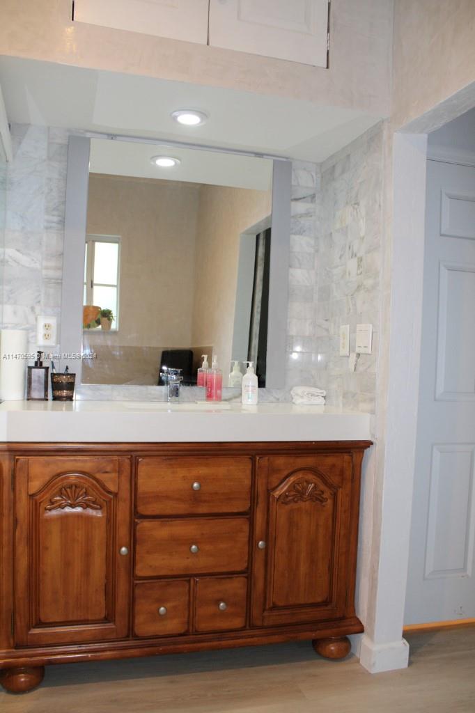 359 NE 32nd Ter, Homestead, Florida 33033, 5 Bedrooms Bedrooms, 8 Rooms Rooms,3 BathroomsBathrooms,Residential,For Sale,359 NE 32nd Ter,A11470595