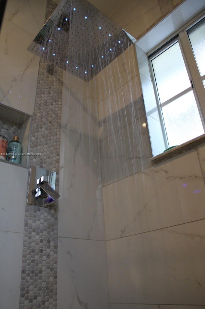 359 NE 32nd Ter, Homestead, Florida 33033, 5 Bedrooms Bedrooms, 8 Rooms Rooms,3 BathroomsBathrooms,Residential,For Sale,359 NE 32nd Ter,A11470595