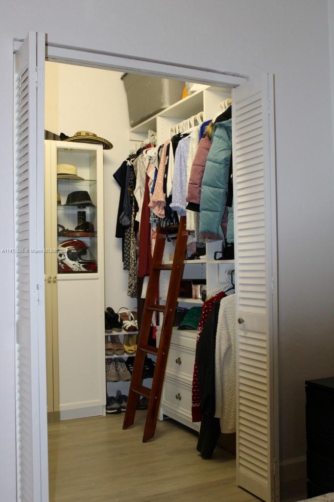 359 NE 32nd Ter, Homestead, Florida 33033, 5 Bedrooms Bedrooms, 8 Rooms Rooms,3 BathroomsBathrooms,Residential,For Sale,359 NE 32nd Ter,A11470595