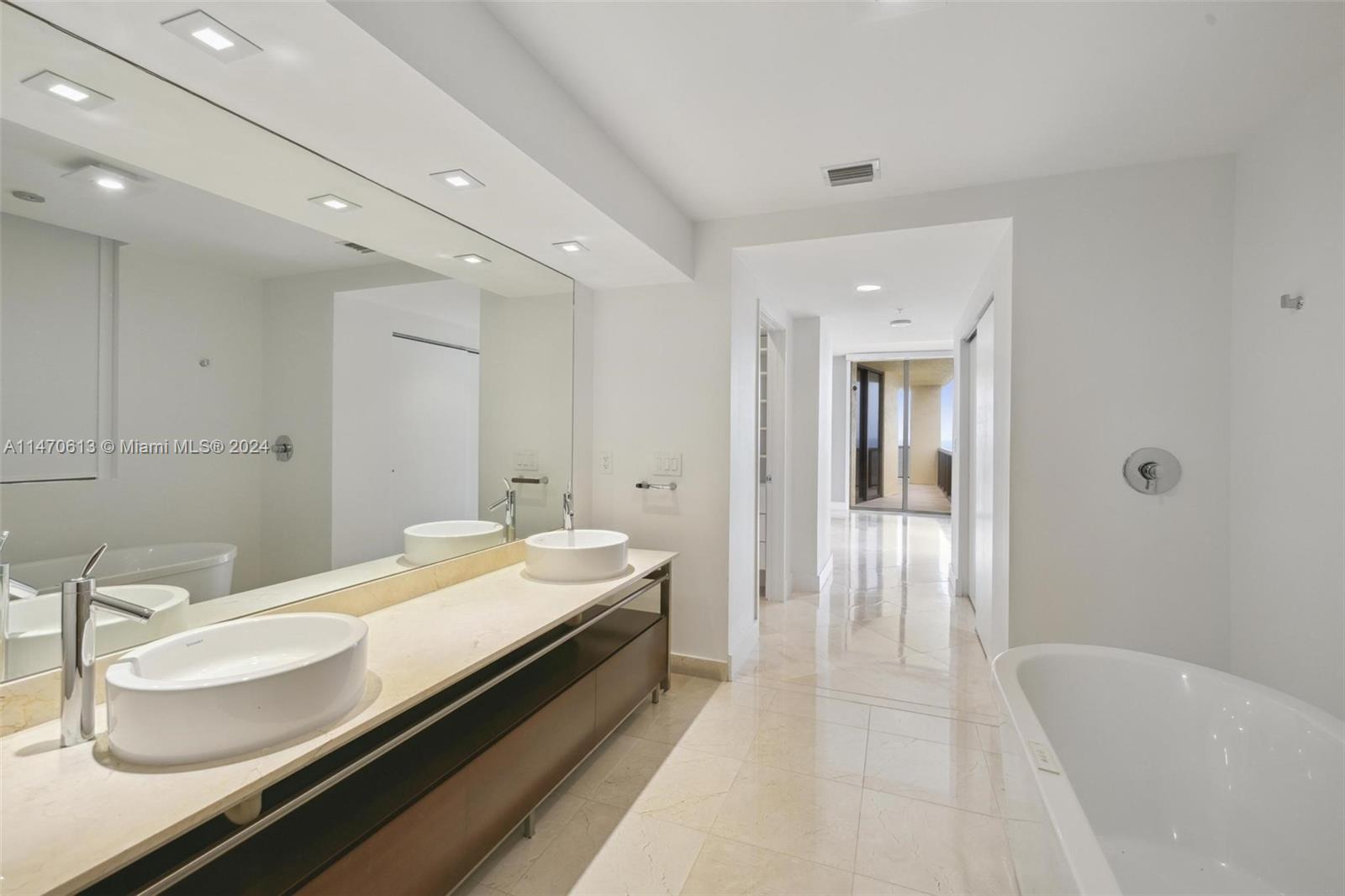 16275 Collins Ave, Sunny Isles Beach, FL, 33160 United States, 3 Bedrooms Bedrooms, ,3 BathroomsBathrooms,Residential,For Sale,Collins Ave,A11470613