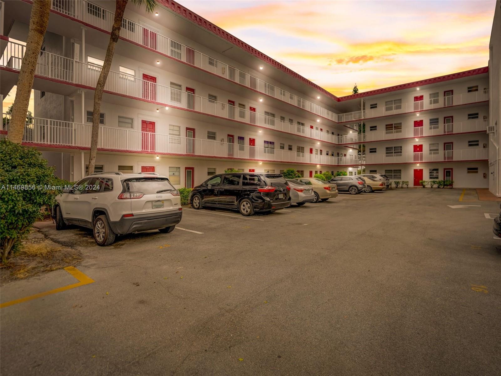4270 NW 40th St 313, Lauderdale Lakes, Florida 33319, 1 Bedroom Bedrooms, ,1 BathroomBathrooms,Residential,For Sale,4270 NW 40th St 313,A11469856