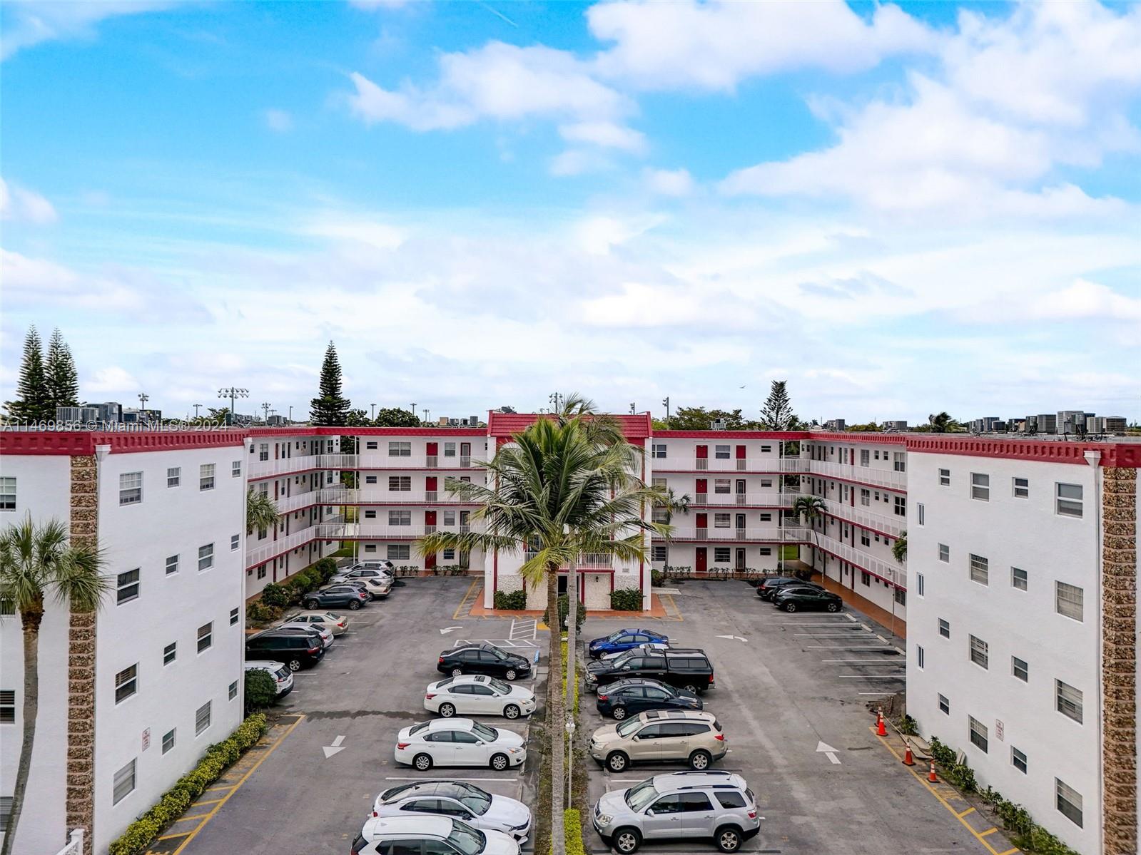 4270 NW 40th St 313, Lauderdale Lakes, Florida 33319, 1 Bedroom Bedrooms, ,1 BathroomBathrooms,Residential,For Sale,4270 NW 40th St 313,A11469856