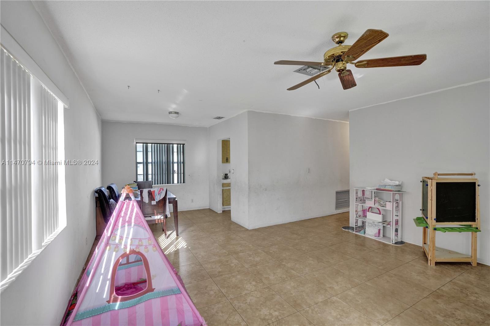 5706-5708 Lincoln St, Hollywood, Florida 33021, ,Residentialincome,For Sale,5706-5708 Lincoln St,A11470794