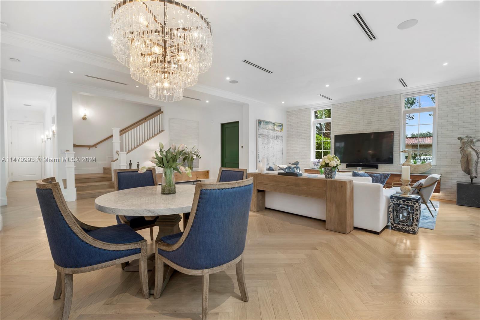 402 Vittorio Ave, Coral Gables, Florida 33146, 4 Bedrooms Bedrooms, ,4 BathroomsBathrooms,Residential,For Sale,402 Vittorio Ave,A11470993